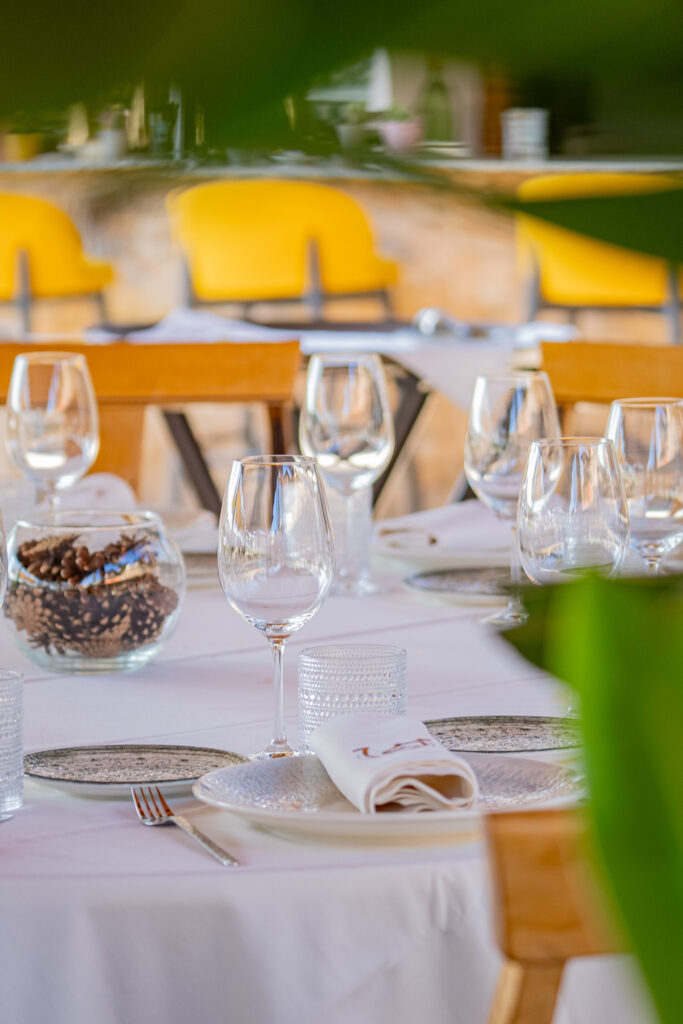la mejor cocina española en nuestras terrazas, con vistas inigualables al entorno natural.